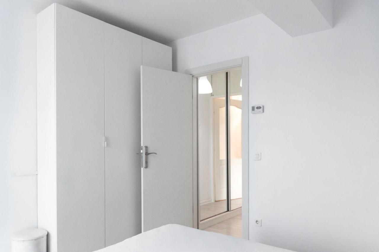 Airport Residence - Apartment Across From Otopeni Airport Eksteriør billede