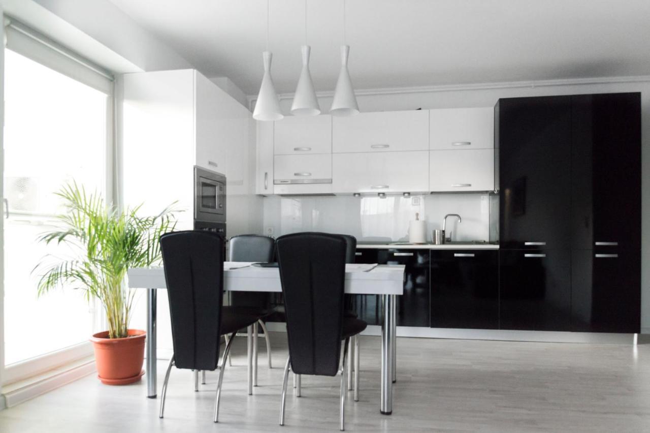 Airport Residence - Apartment Across From Otopeni Airport Eksteriør billede